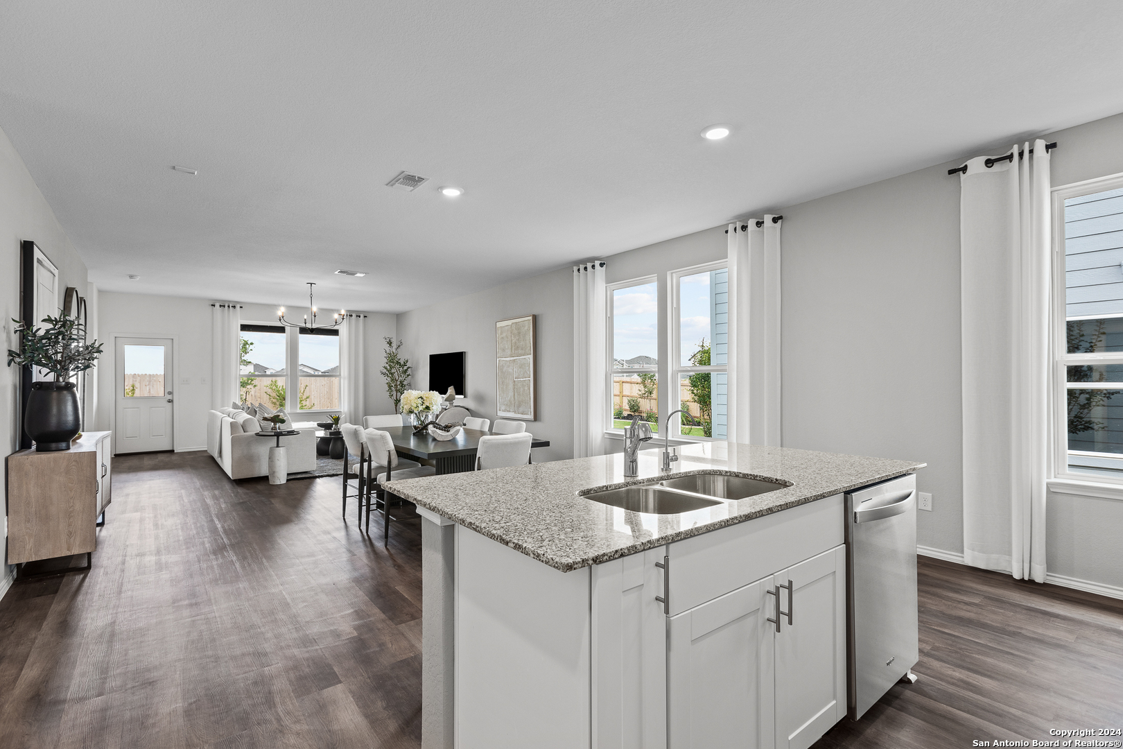 616 Rustic Grove
