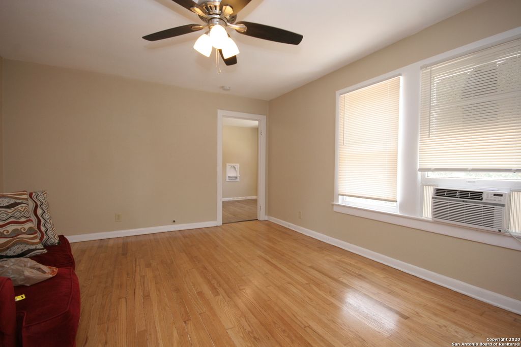 Photo of 326 ARLINGTON CT WEST #WEST, San Antonio, TX 78210 (MLS # 1916453)