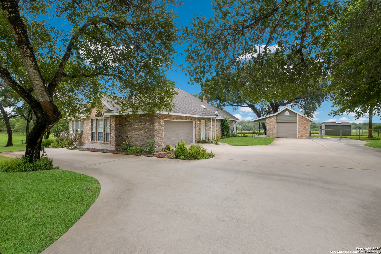 228 FAWN LANE