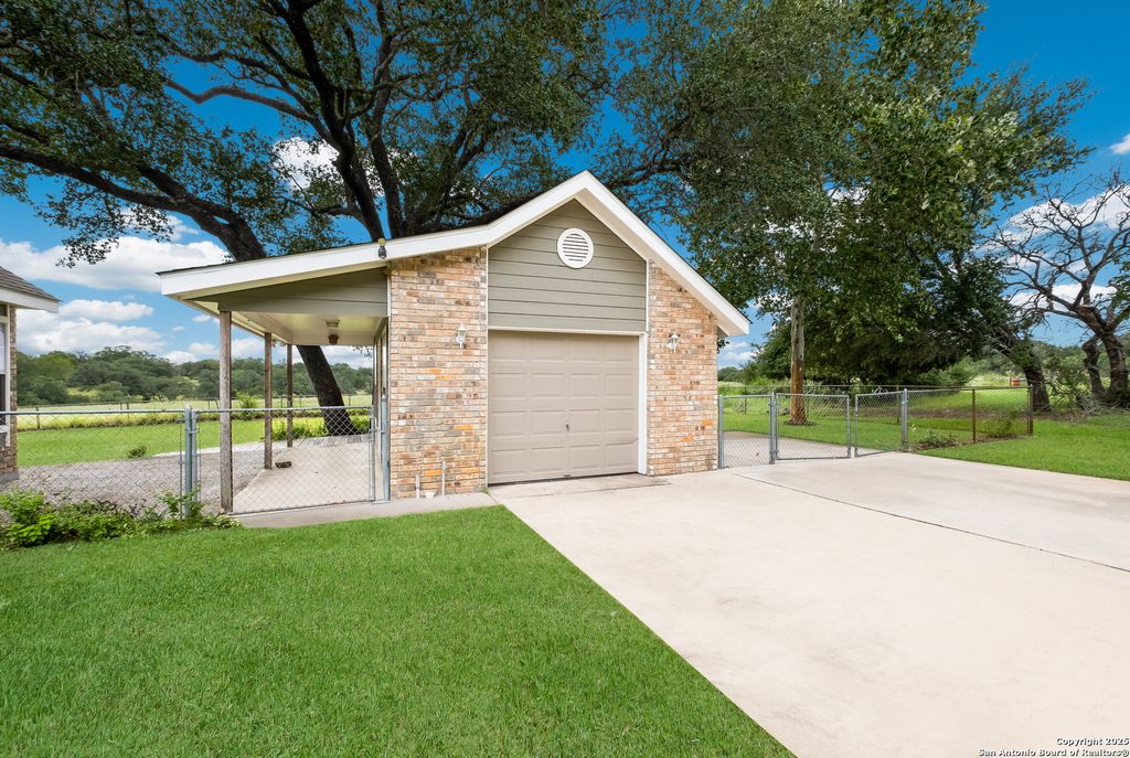 Photo of 228 FAWN LANE, Floresville, TX 78114 (MLS # 1886915)