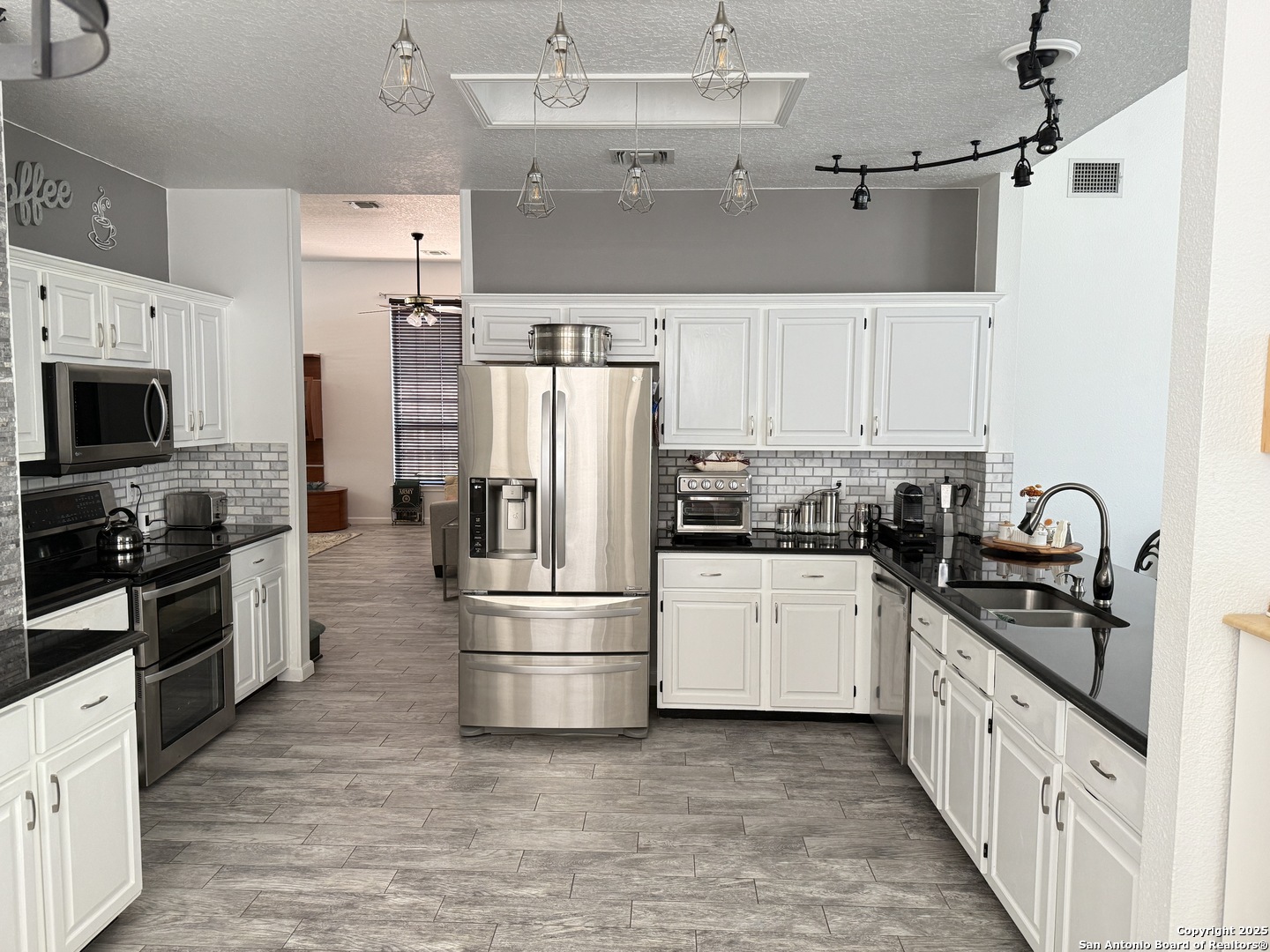 2710 Montebello