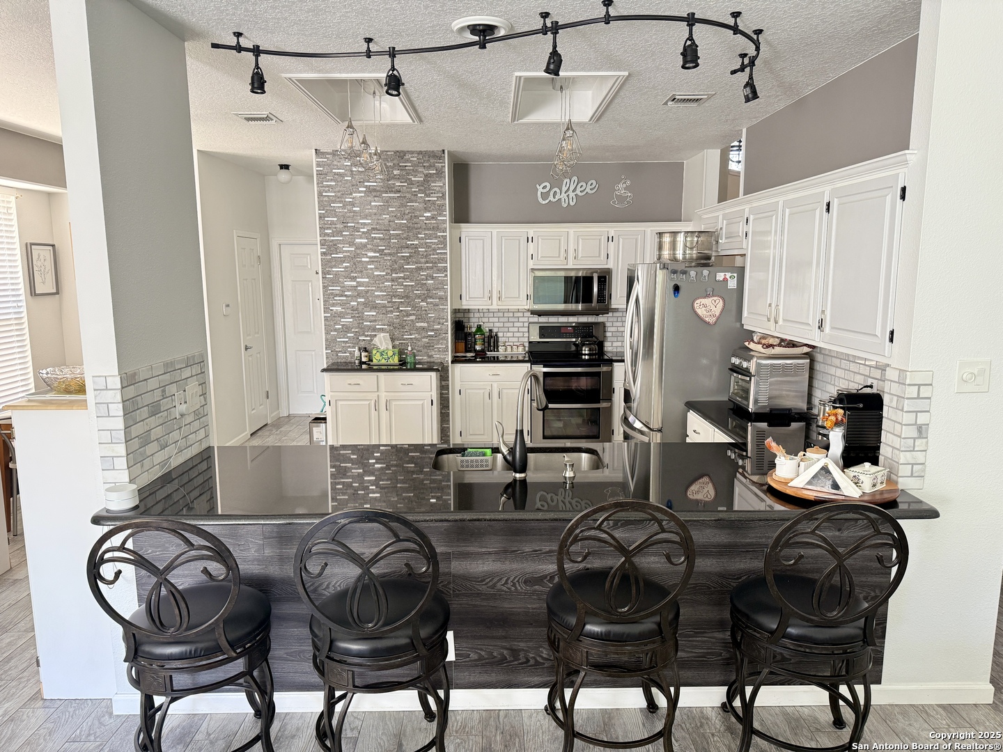 2710 Montebello