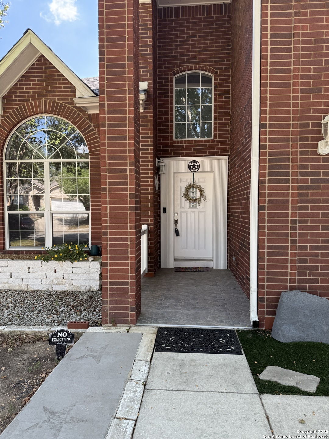 2710 Montebello