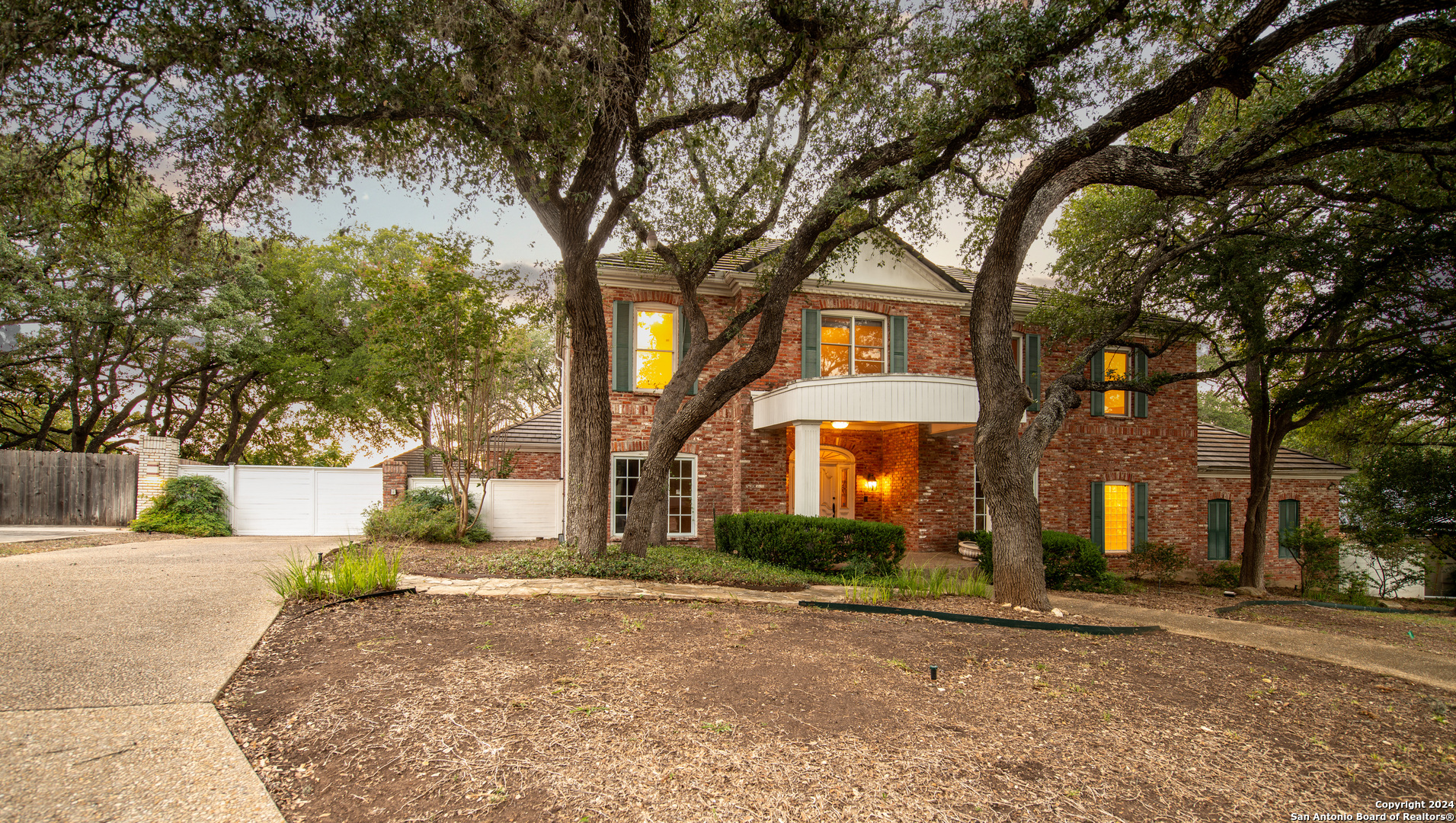 13819 bluff