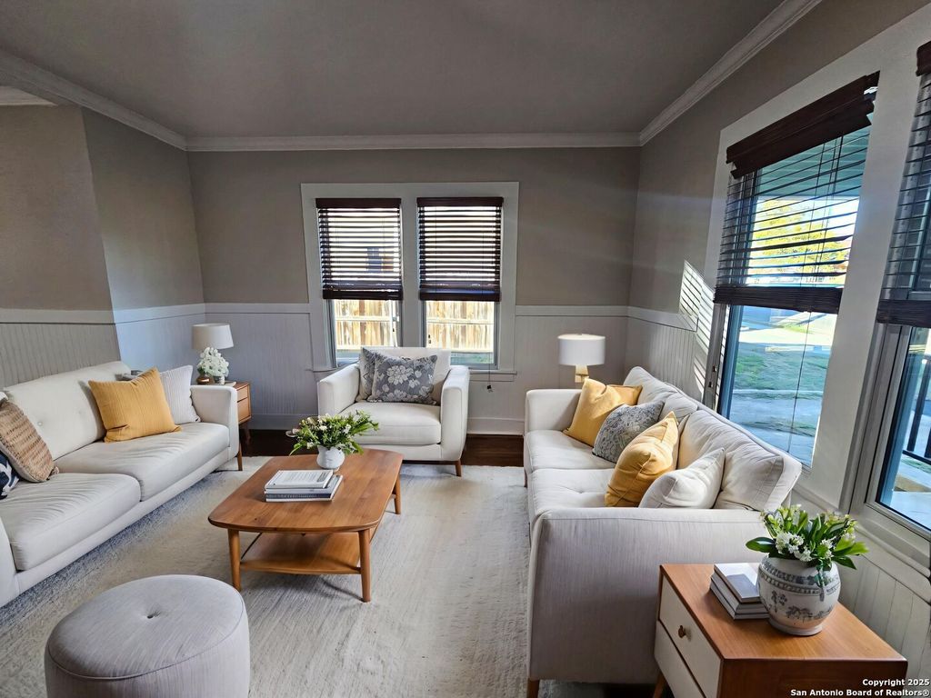 Photo of 624 S Austin, Seguin, TX 78155 (MLS # 1924587)