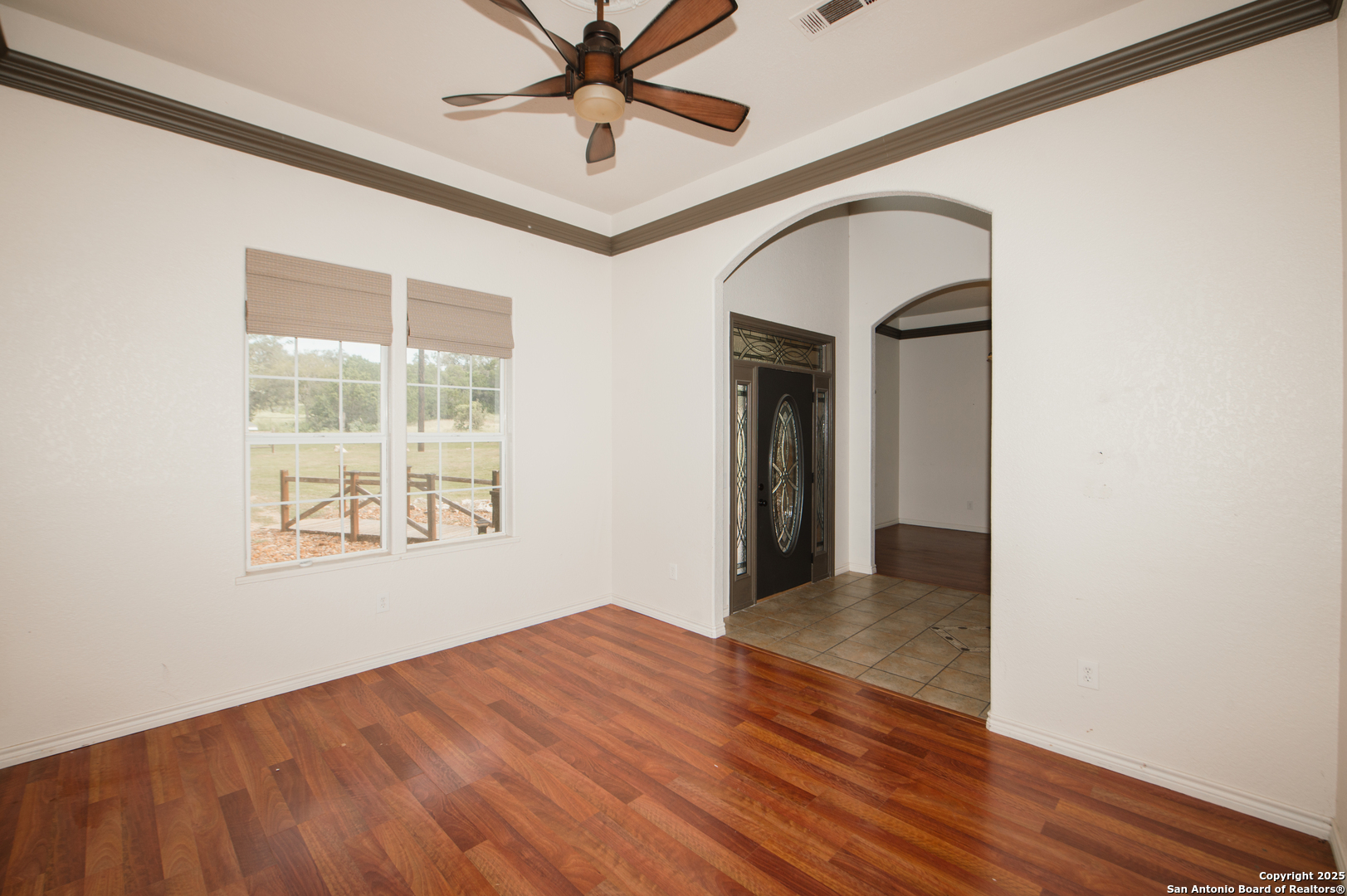 1098 Lone Oak