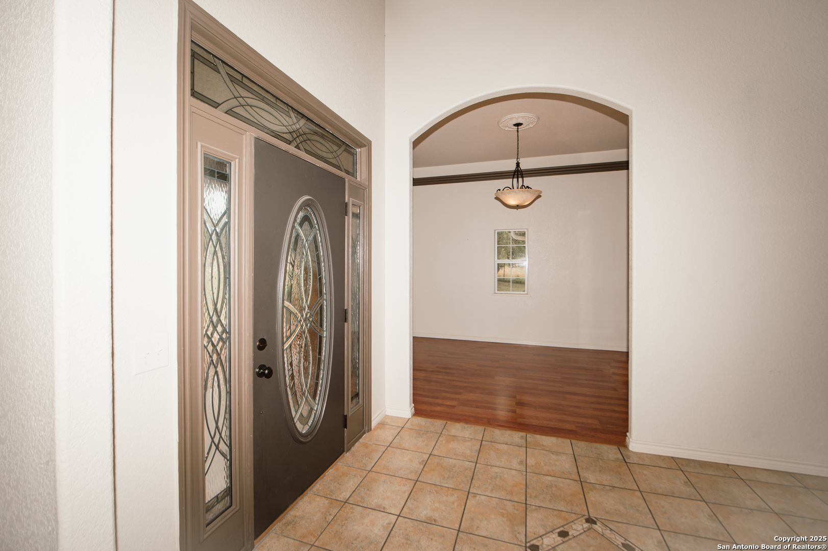 1098 Lone Oak