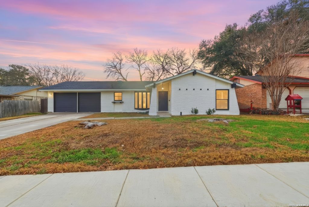 Photo of 6026 Patrick Henry St, San Antonio, TX 78233 (MLS # 1938133)