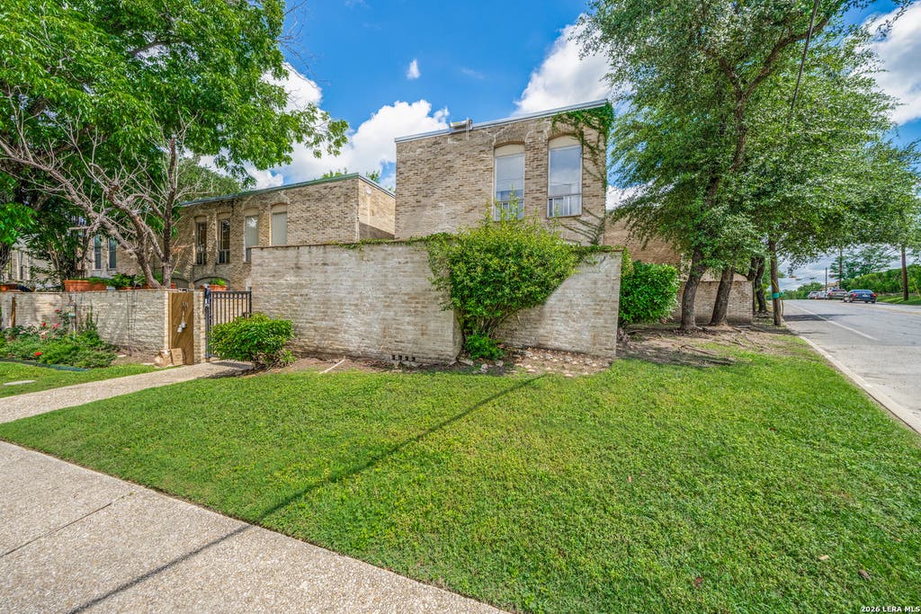 Photo of 185 Terrell Rd 201 #201, San Antonio, TX 78209 (MLS # 1972254)