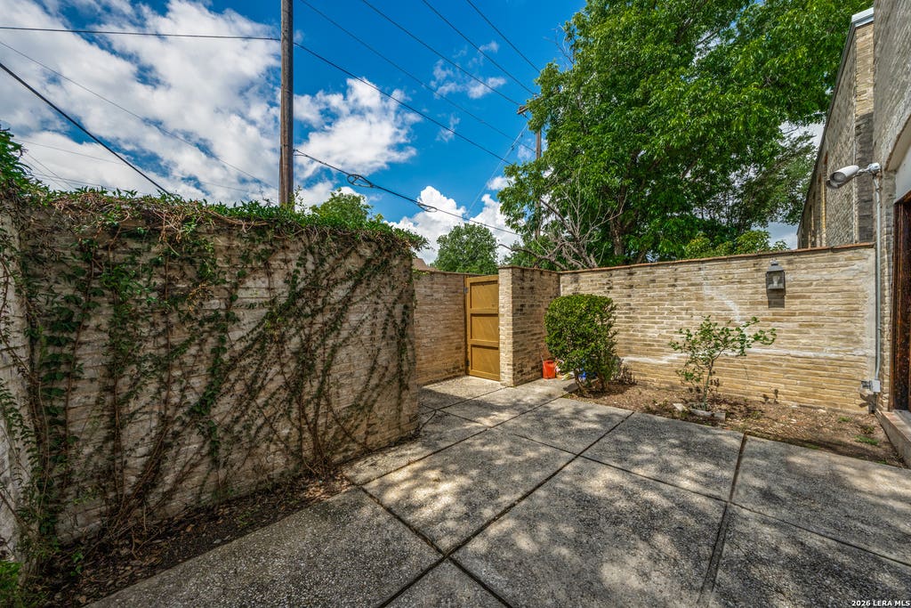 Photo of 185 Terrell Rd 201 #201, San Antonio, TX 78209 (MLS # 1972254)