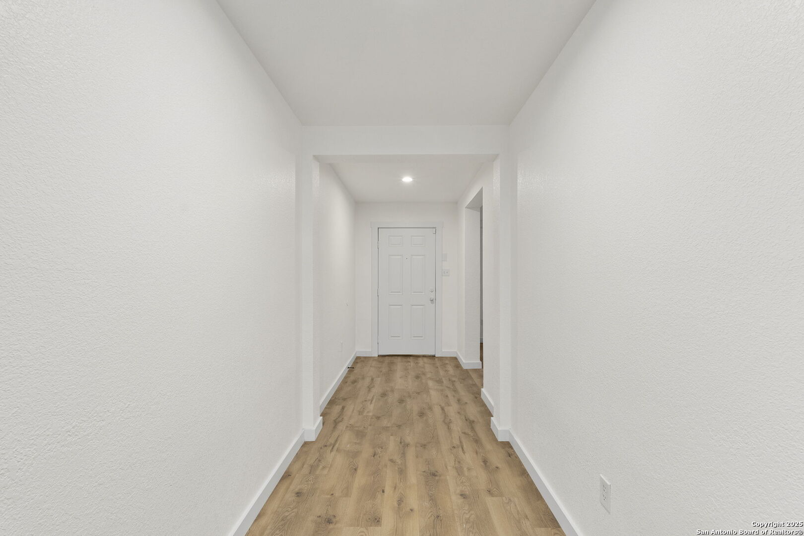 11005 Almond Wood