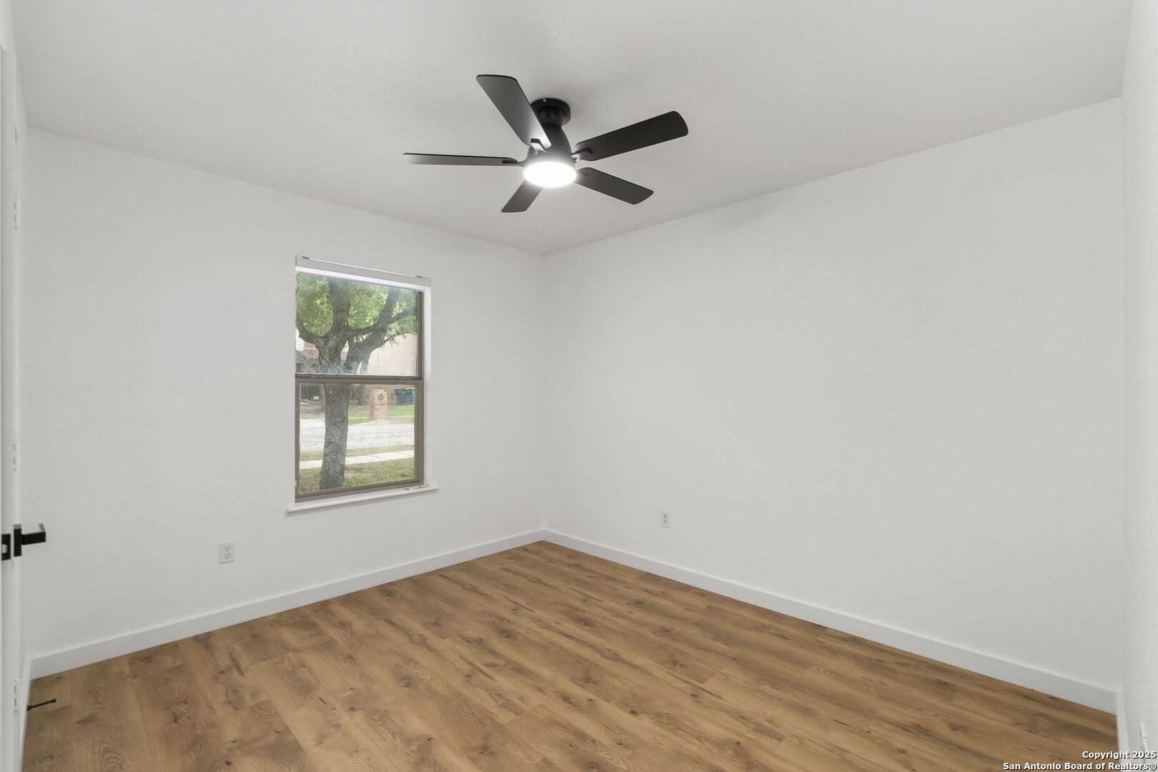 11005 Almond Wood