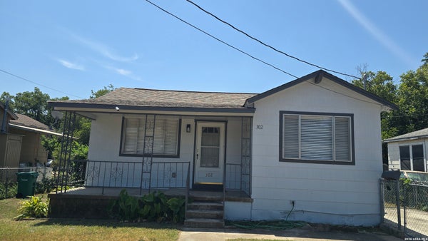 302 W SOUTHCROSS BLVD, SAN ANTONIO, TX 78221 - Image 5e4377ba31f5eb33dddc6cd6fa497c58/2106732541
