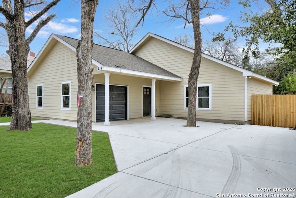 Photo of 214 Uvalde, San Antonio, TX 78210 (MLS # 1934800)