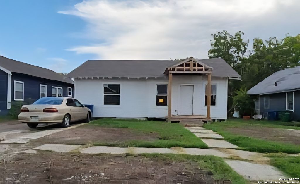 Photo of 534 kayton, San Antonio, TX 78210 (MLS # 1886090)