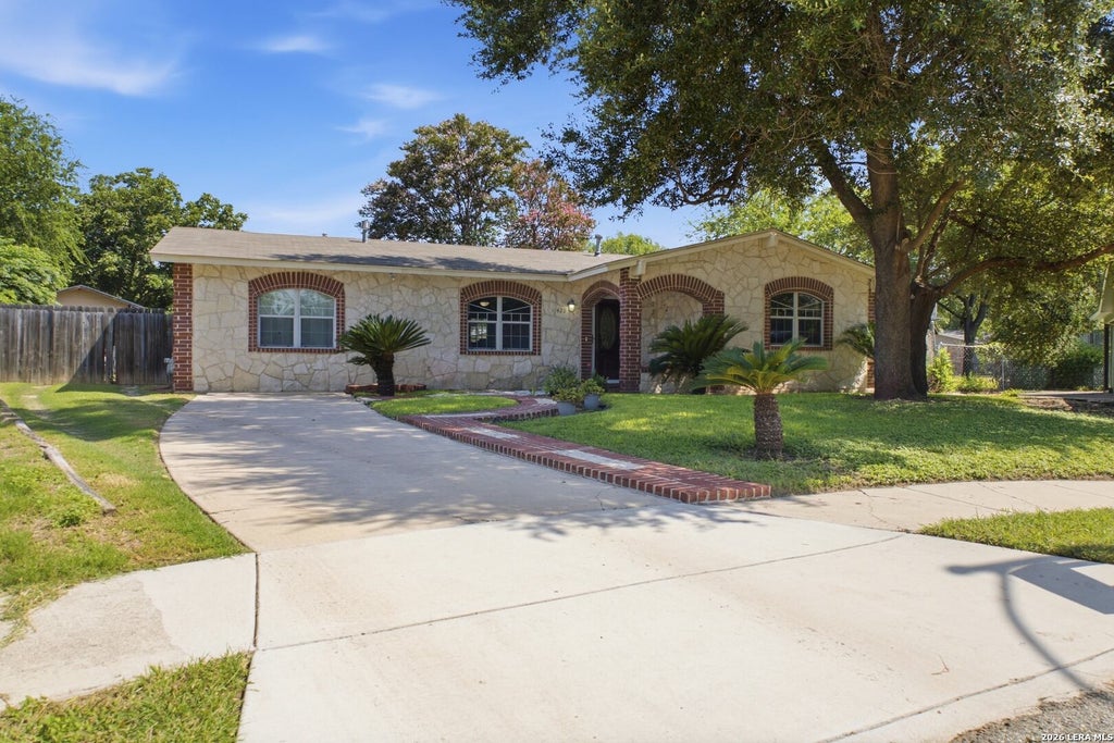 Photo of 422 Arrow Point Ct, San Antonio, TX 78227 (MLS # 2002982)