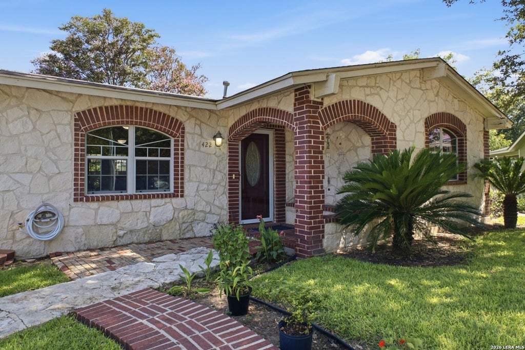 Photo of 422 Arrow Point Ct, San Antonio, TX 78227 (MLS # 2002982)