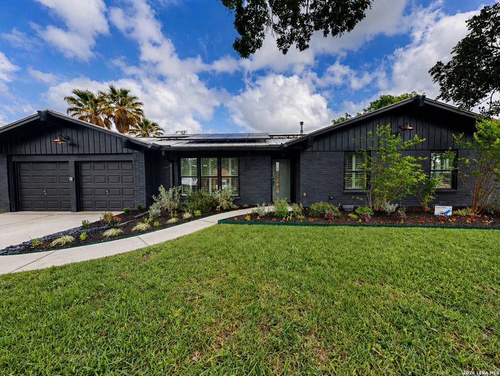 Photo of 215 TRAFALGAR RD, San Antonio, TX 78216 (MLS # 1961556)