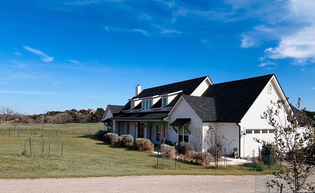 Photo of 450 Lucky Rdg, Bandera, TX 78003 (MLS # 1943998)