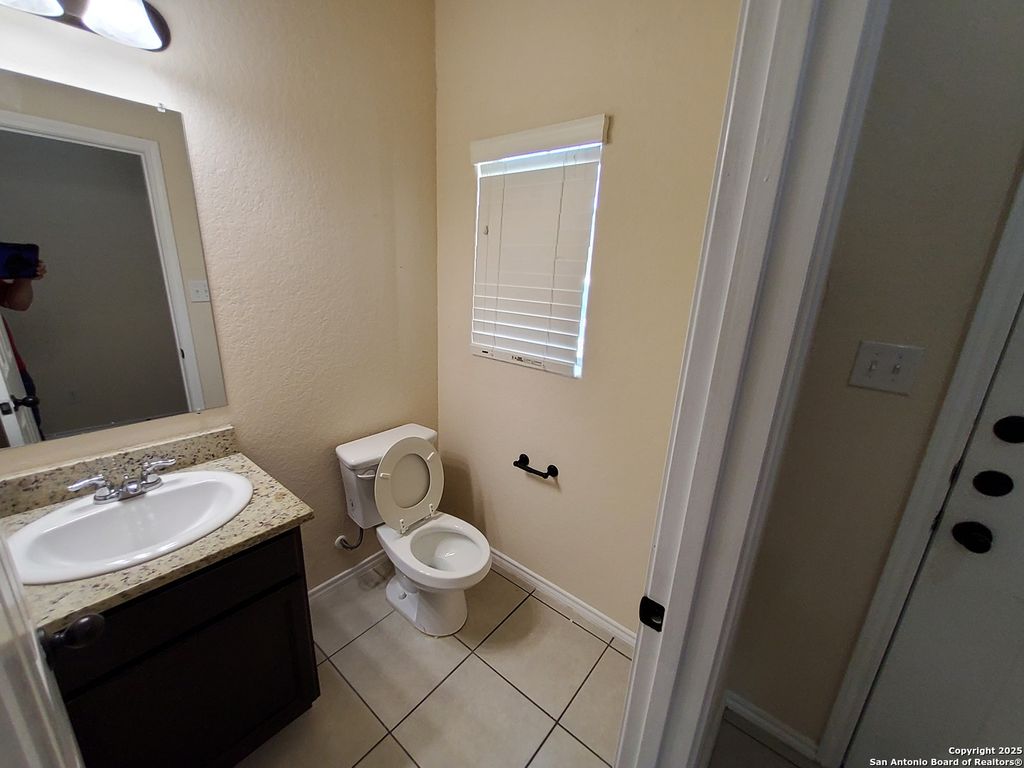 Photo of 8712 VISTA DE NUBES, Converse, TX 78109 (MLS # 1915226)