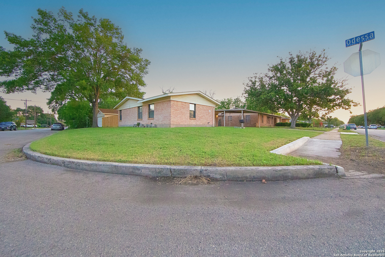4722 Creekmoor