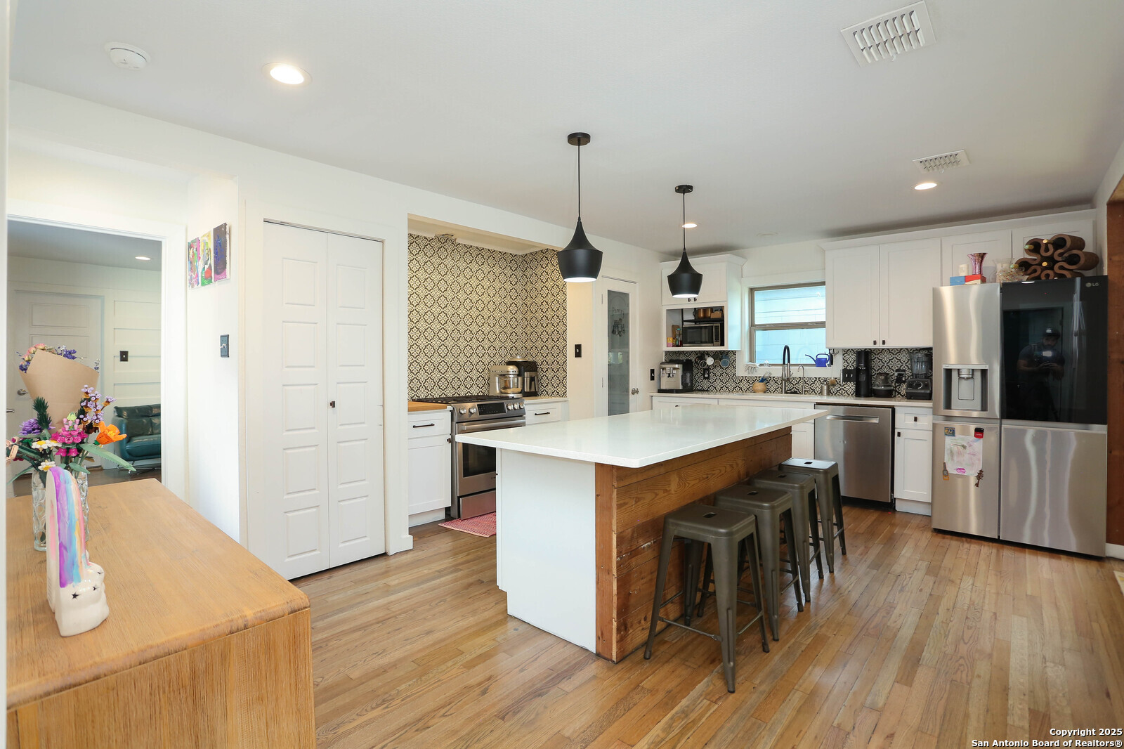 1103 N Olive