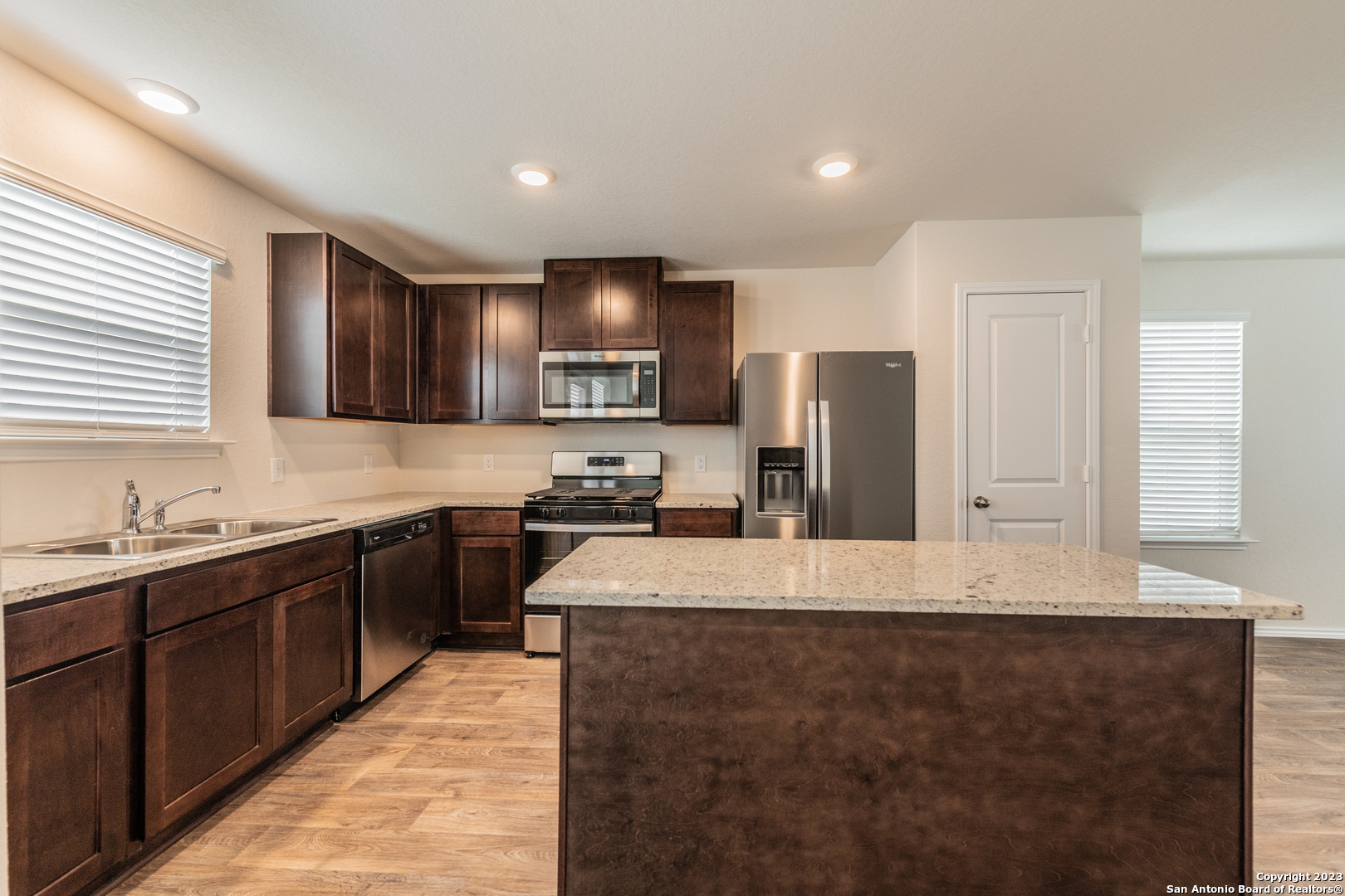 1006 Western Whipbird