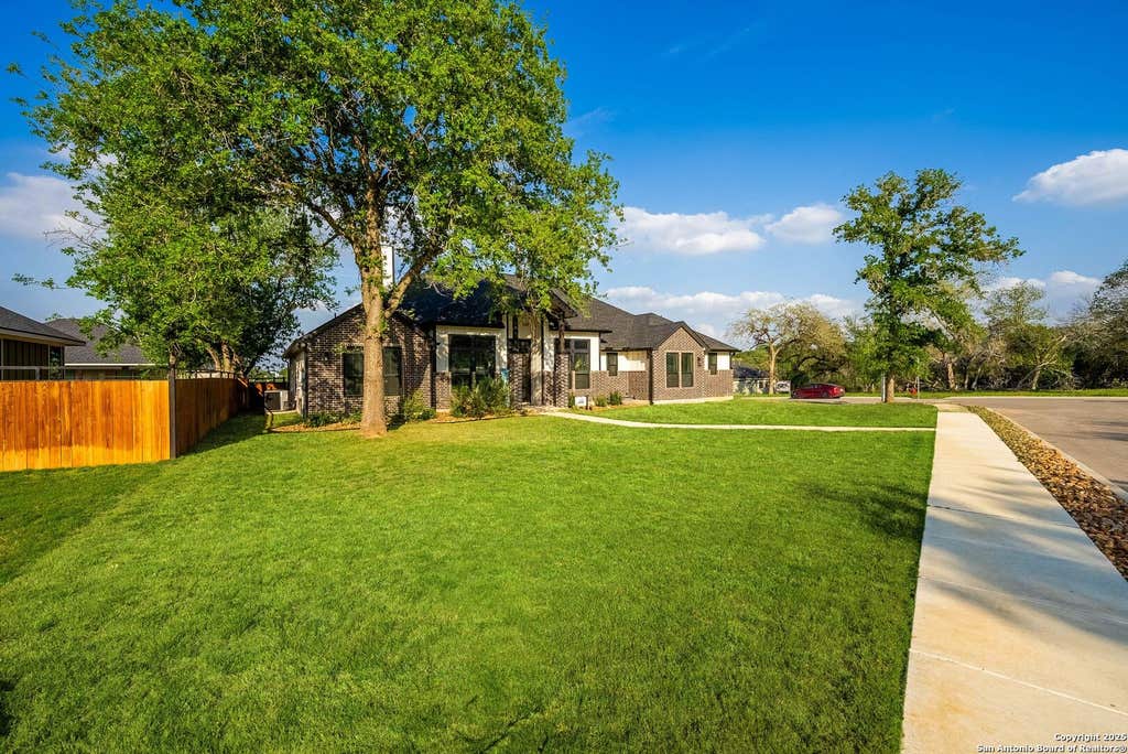 Photo of 132 Ash Parkway, La Vernia, TX 78121 (MLS # 1910451)