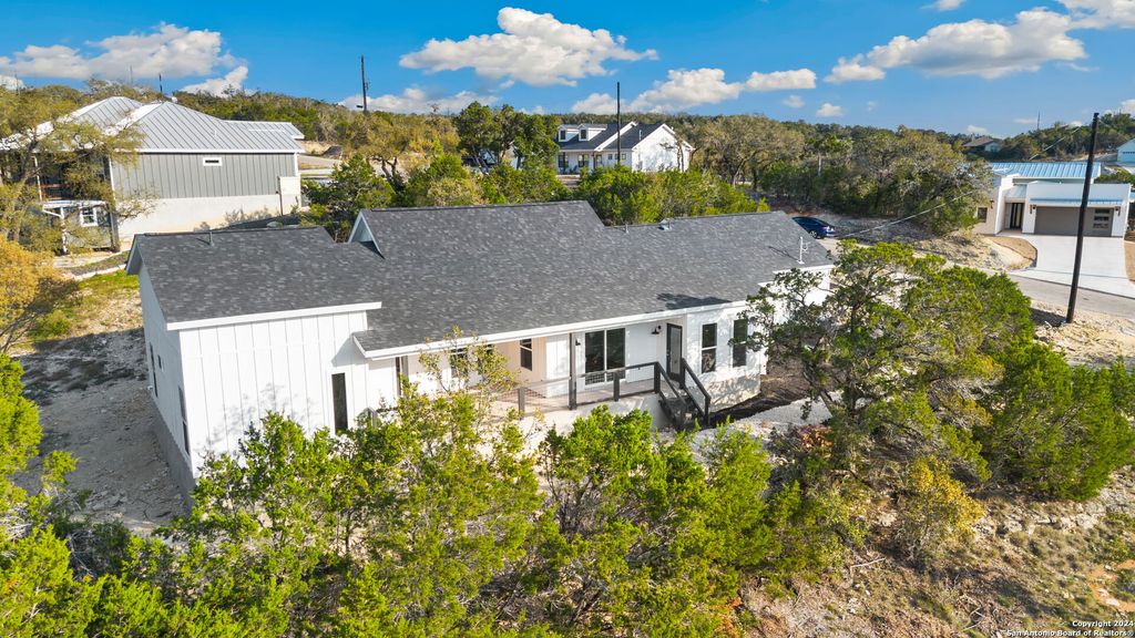 Photo of 410 Compass Rose, Canyon Lake, TX 78133 (MLS # 1924574)