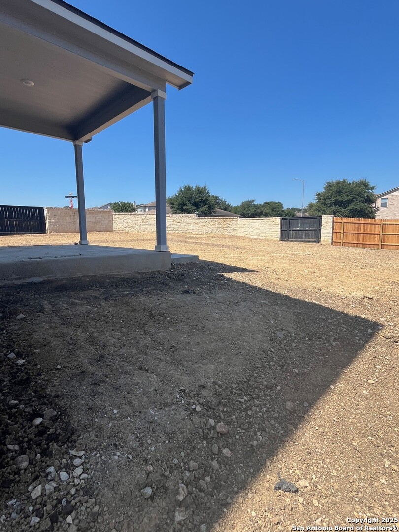 7230 Walker Loop