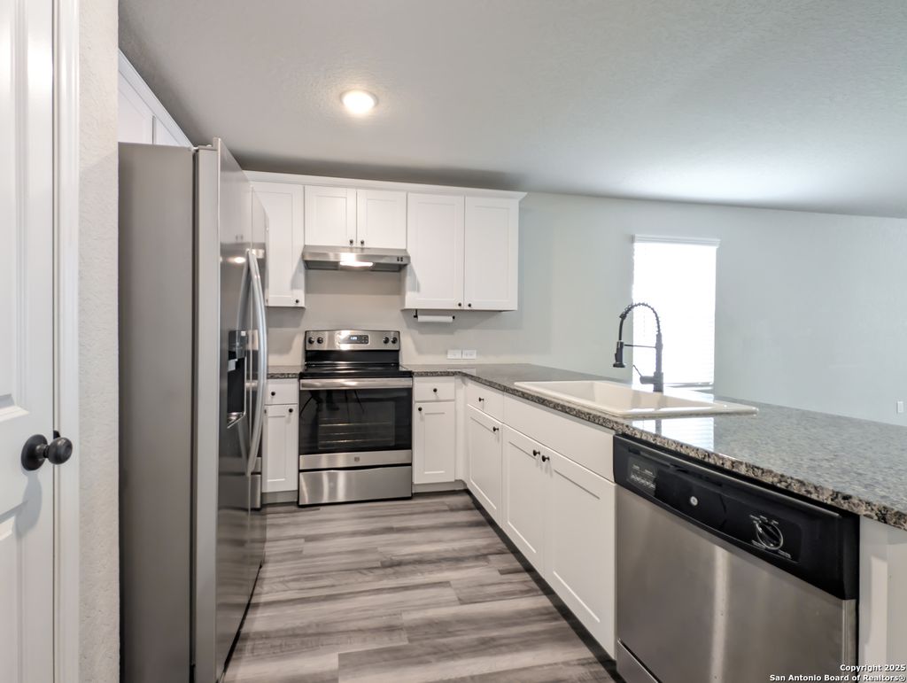 Photo of 5714 Sunset, San Antonio, TX 78242 (MLS # 1914290)