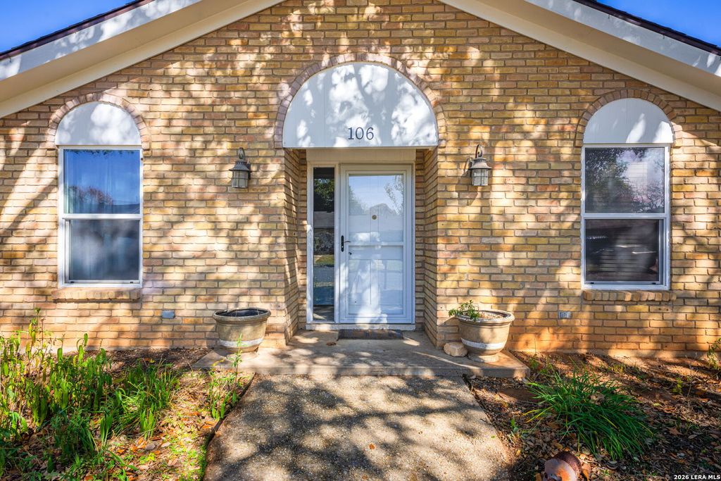 Photo of 106 Seamoor, Fredericksburg, TX 78624 (MLS # 1955814)