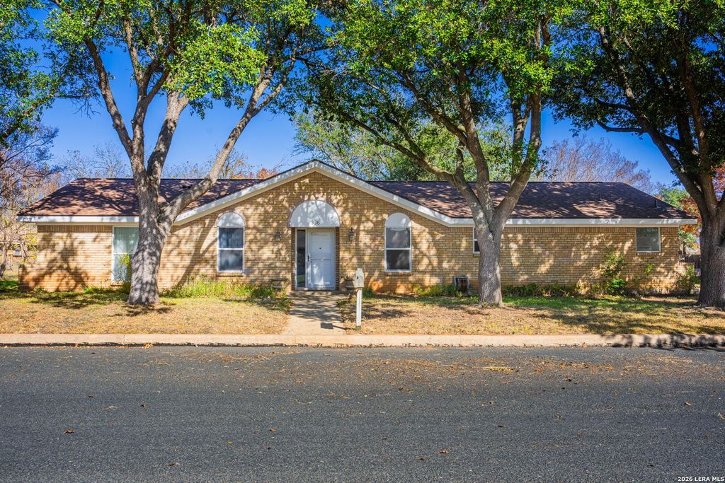 Photo of 106 Seamoor, Fredericksburg, TX 78624 (MLS # 1955814)