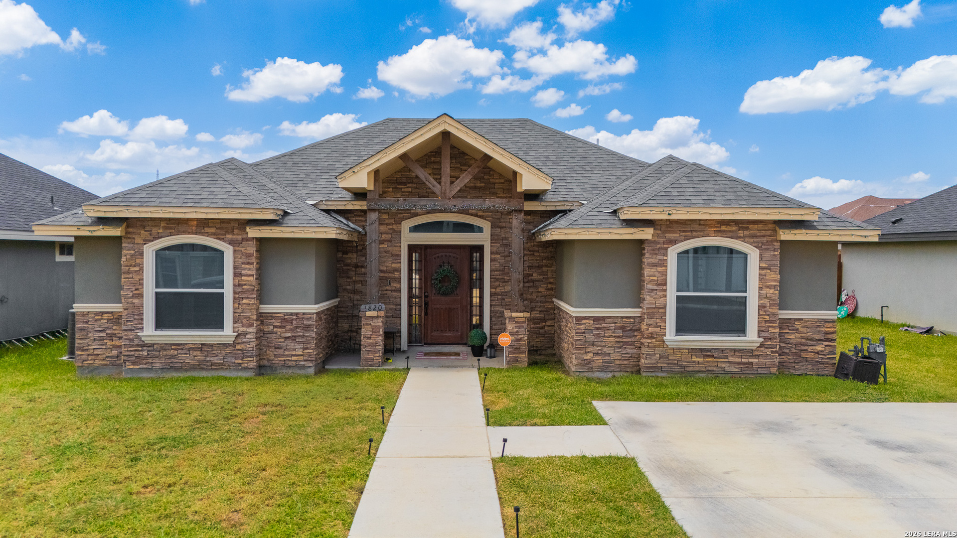 1820 Rebecca Ln