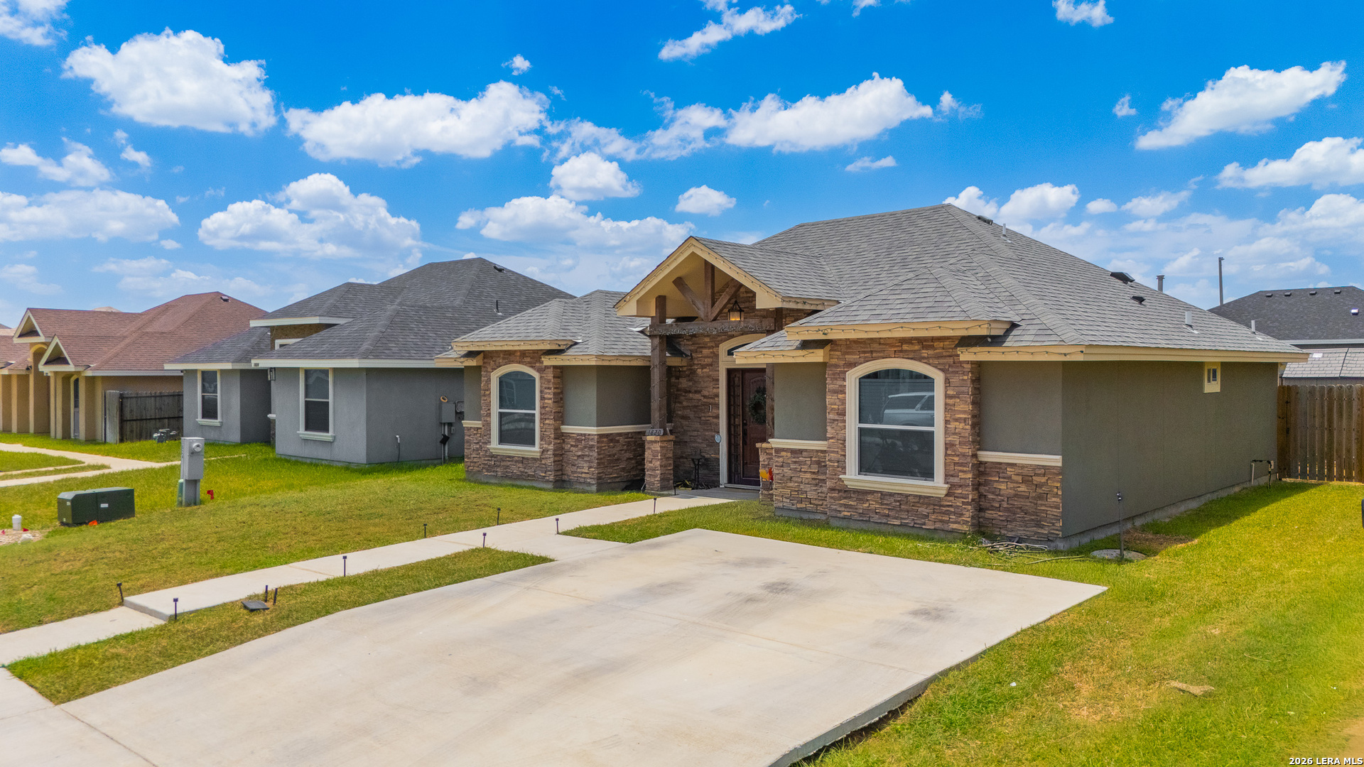 1820 Rebecca Ln