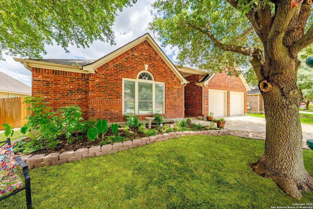 Photo of 2978 Palomino Pass, Seguin, TX 78155 (MLS # 1883904)