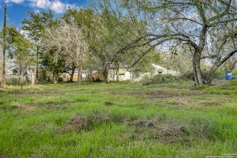 A home in Lytle