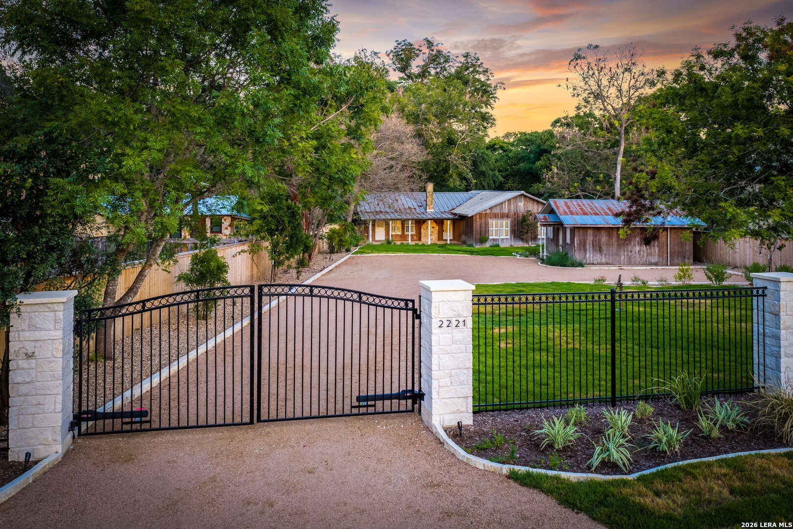 2221 GRUENE RD