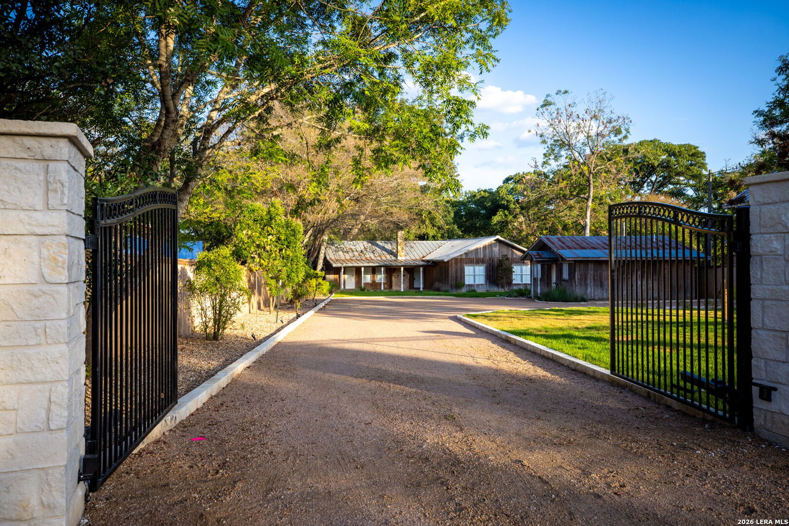 2221 GRUENE RD