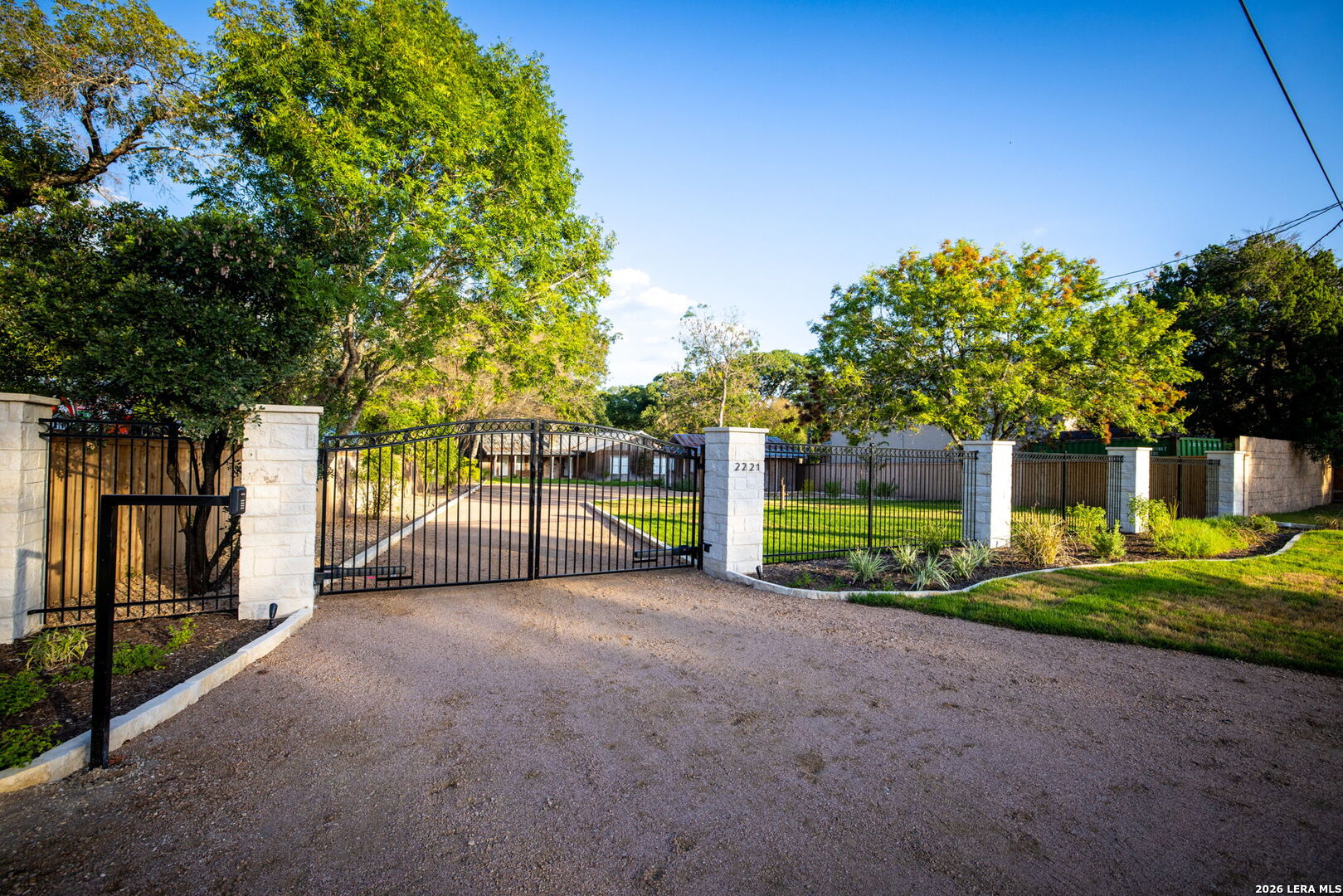 2221 GRUENE RD