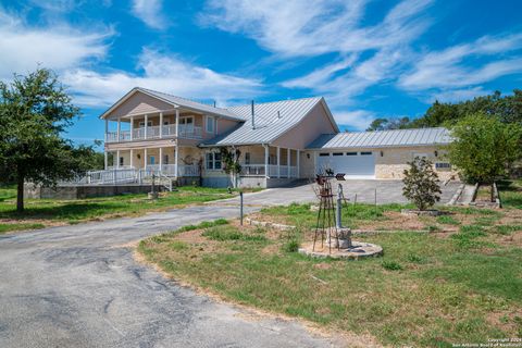 A home in Blanco