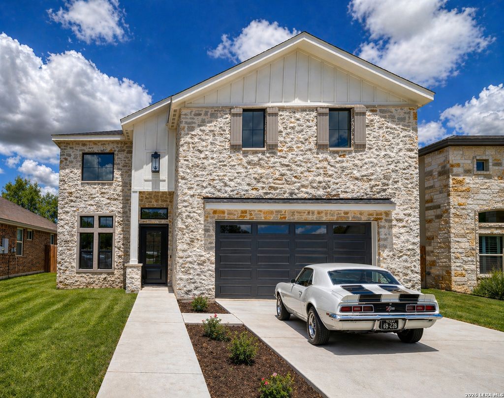 Photo of 6 Rio Seco, Uvalde, TX 78801 (MLS # 1924004)