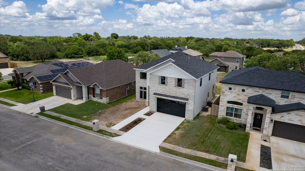 Photo of 6 Rio Seco, Uvalde, TX 78801 (MLS # 1924004)