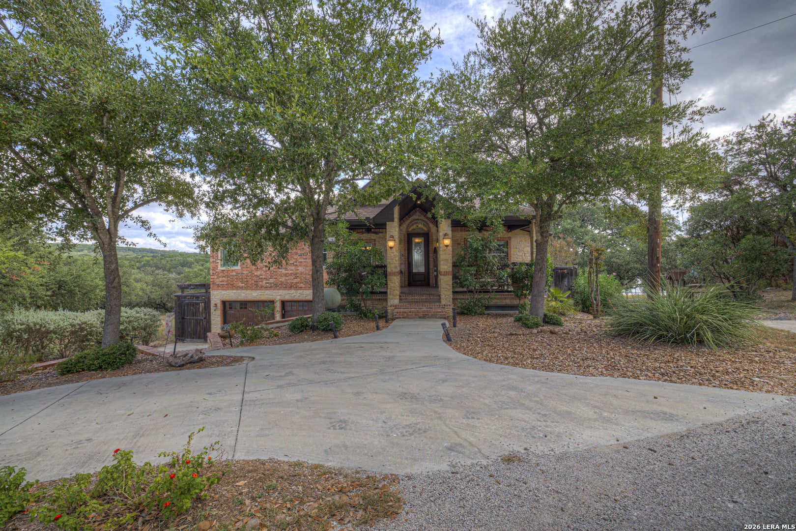 259 OAK HIDEAWAY DR