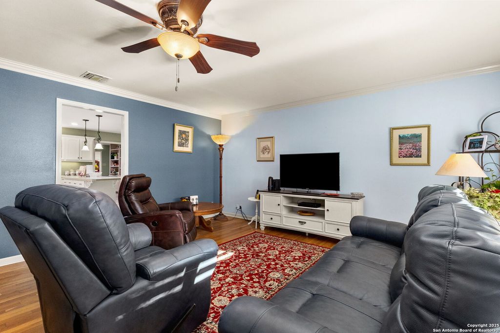 Photo of 612 Kathy, Seguin, TX 78155 (MLS # 1915150)