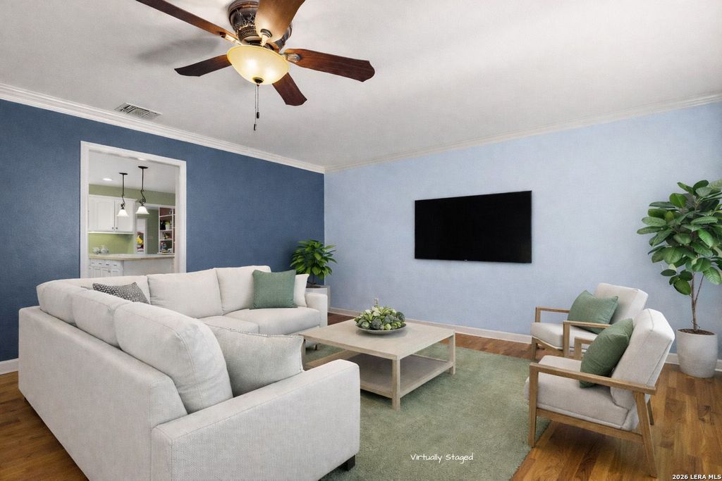 Photo of 612 Kathy, Seguin, TX 78155 (MLS # 1915150)