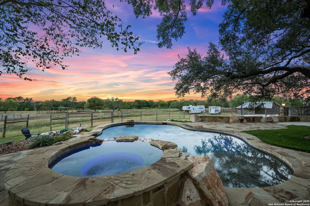 Photo of 29755 No Le Hace, Boerne, TX 78015 (MLS # 1894474)