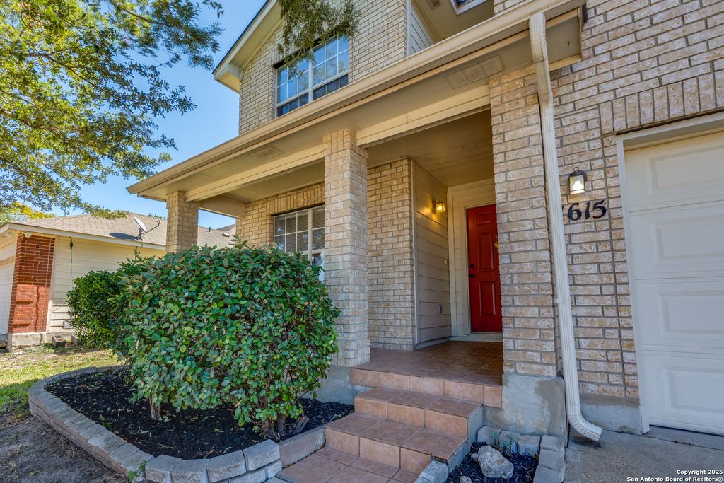 Photo of 1615 Sunnycrest, New Braunfels, TX 78130 (MLS # 1919676)