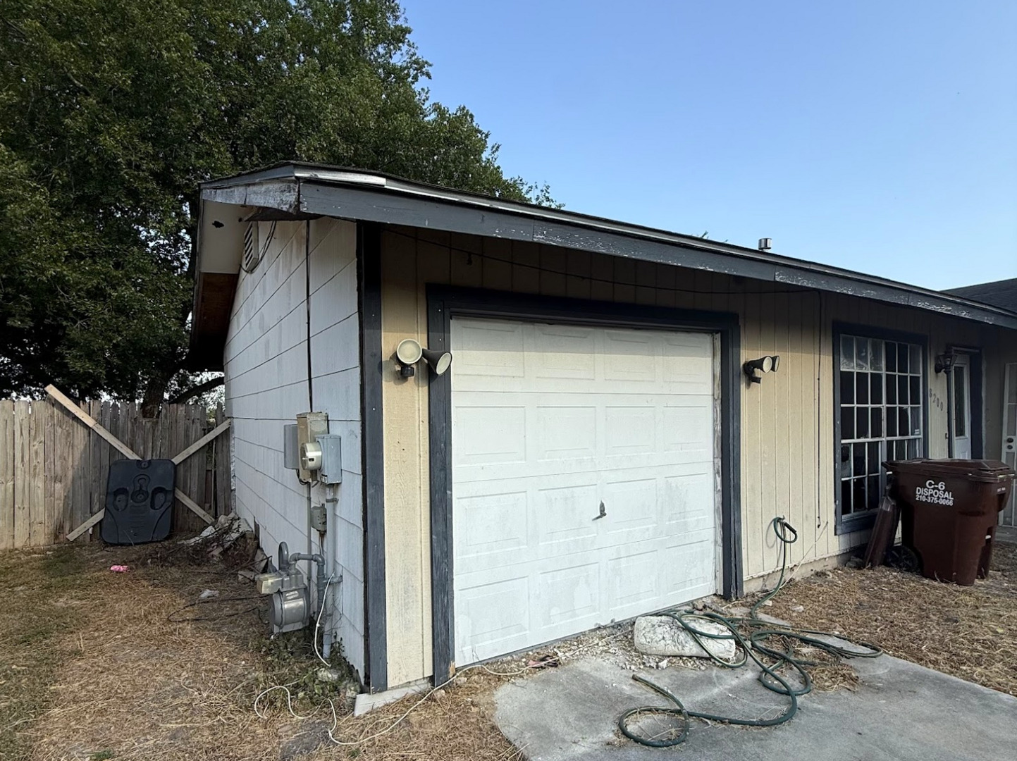 8200 Glen Lark