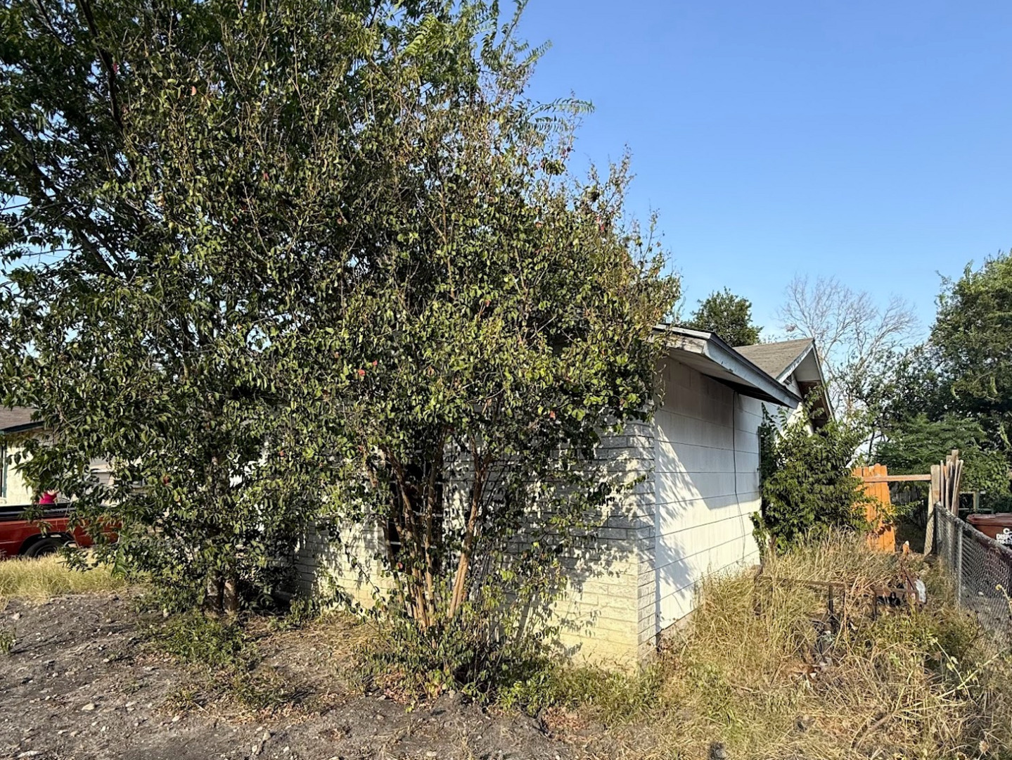 8200 Glen Lark